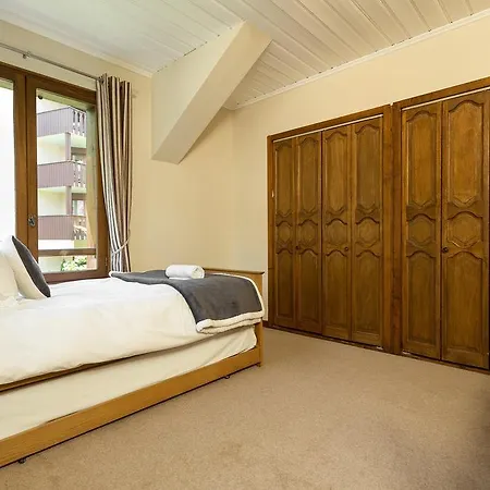 Loppe - Mountain Four-bedroom Hidden Gem