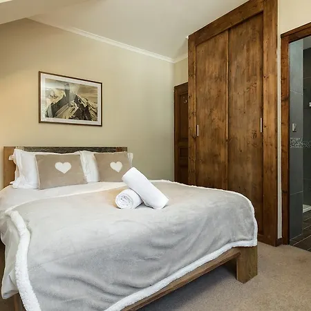 Loppe - Mountain Four-bedroom Hidden Gem فيلة