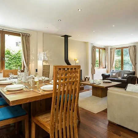 Loppe - Mountain Four-bedroom Hidden Gem Villa *