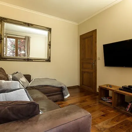 Loppe - Mountain Four-bedroom Hidden Gem