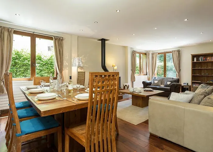 Loppe - Mountain Four-bedroom Hidden Gem فيلة *