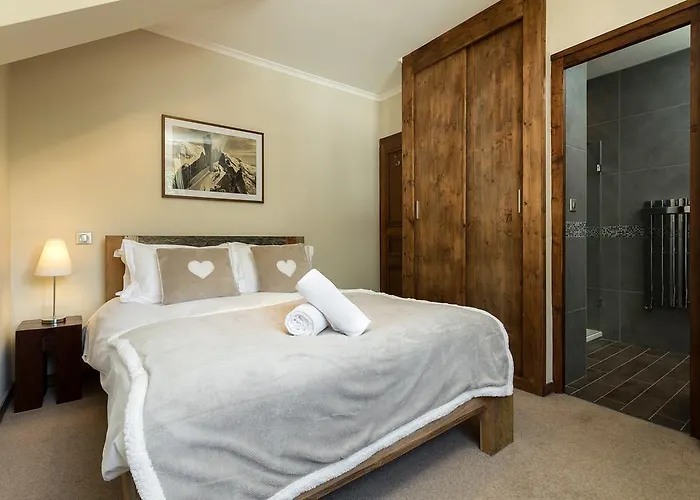 Loppe - Mountain Four-bedroom Hidden Gem فيلة